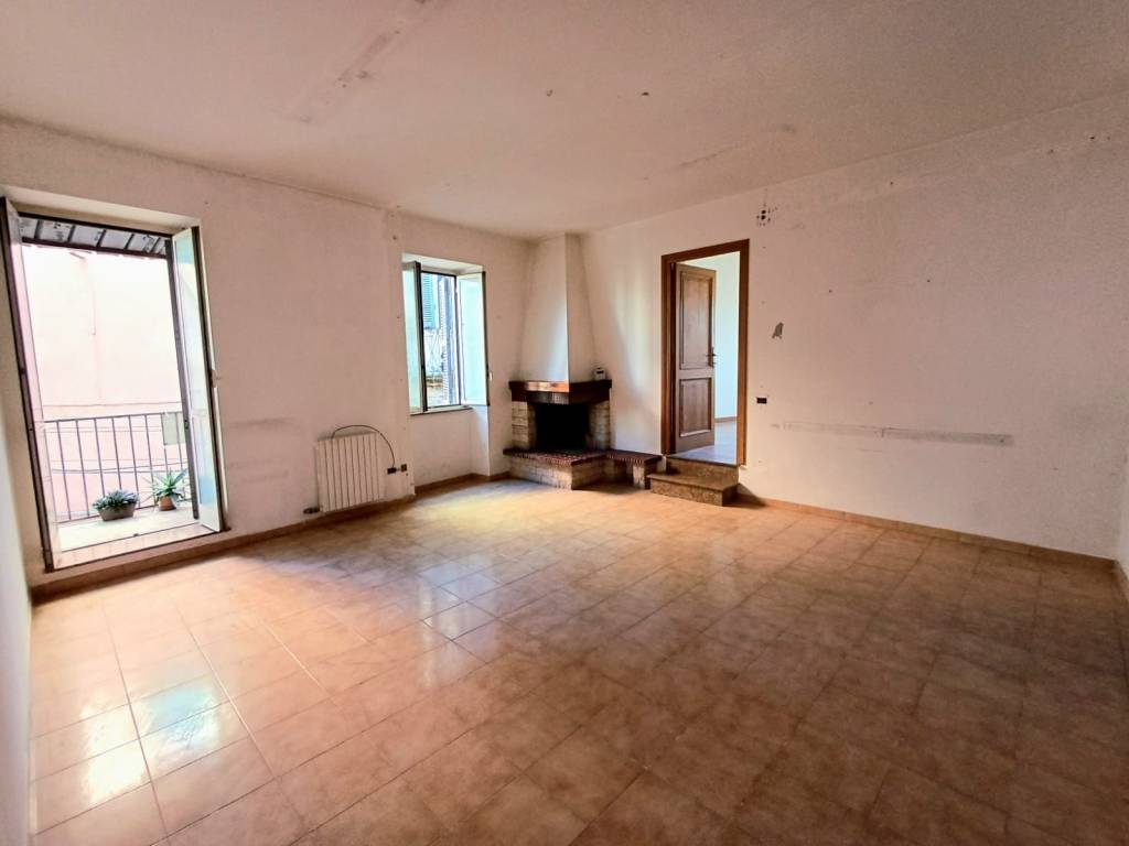 appartamento in vendita a Caprarola