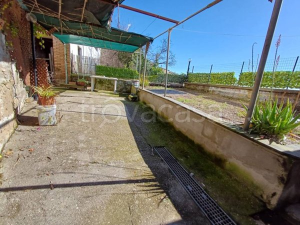 appartamento in vendita a Caprarola