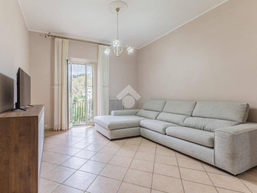 appartamento in vendita a Caprarola