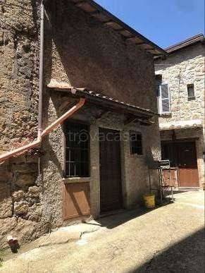 appartamento in vendita a Caprarola