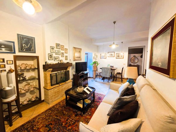 appartamento in vendita a Caprarola