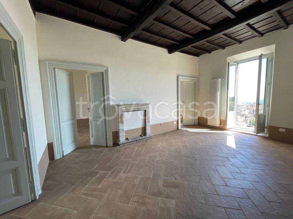 appartamento in vendita a Caprarola