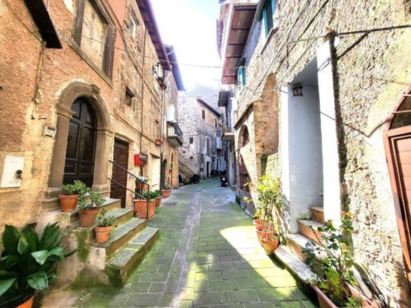 appartamento in vendita a Caprarola