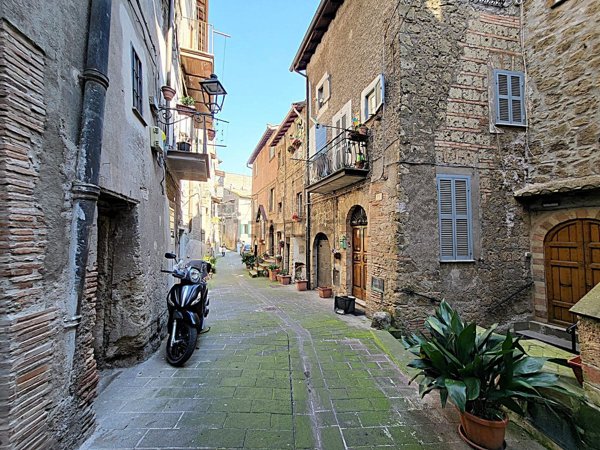 appartamento in vendita a Caprarola