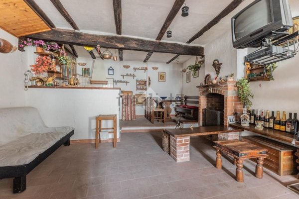 appartamento in vendita a Caprarola