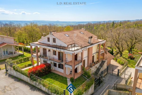 casa indipendente in vendita a Caprarola