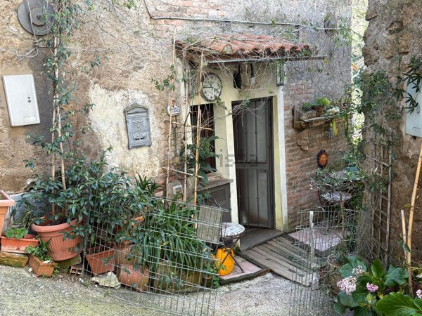 appartamento in vendita a Caprarola