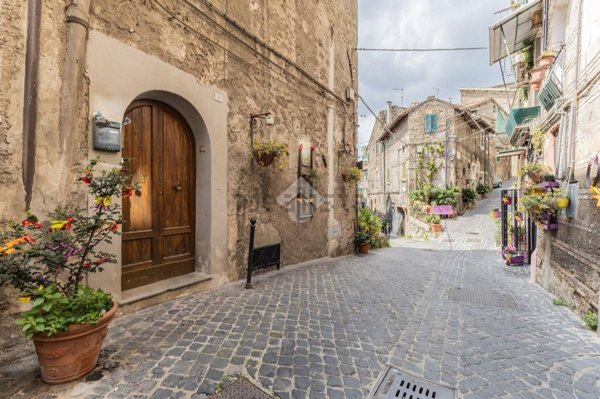 appartamento in vendita a Caprarola