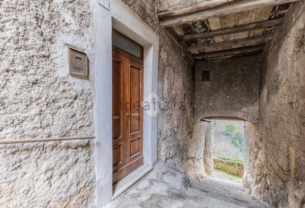 appartamento in vendita a Caprarola
