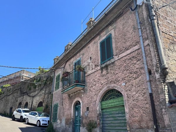 appartamento in vendita a Caprarola