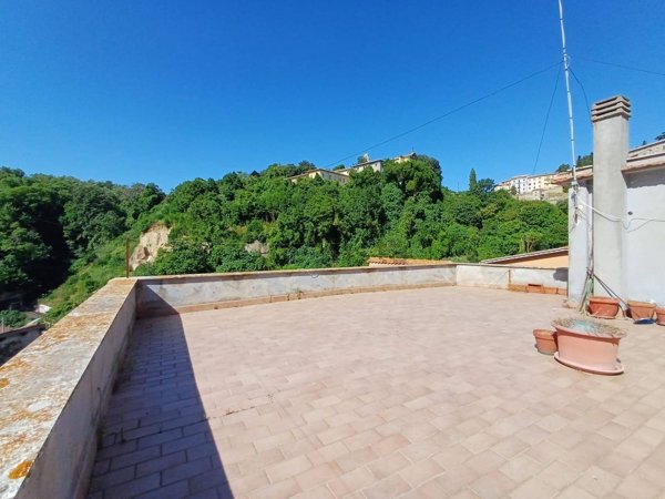 casa indipendente in vendita a Caprarola