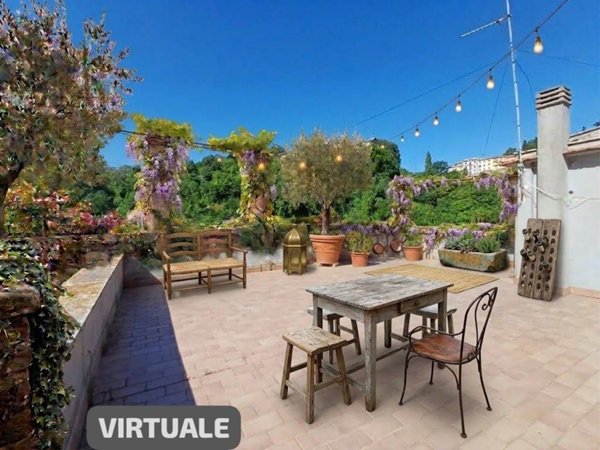 casa indipendente in vendita a Caprarola