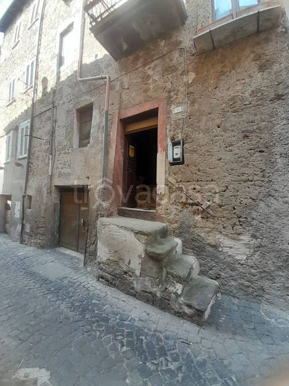 appartamento in vendita a Caprarola