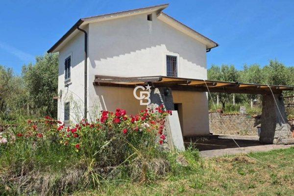 casa indipendente in vendita a Caprarola