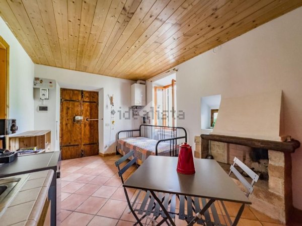 appartamento in vendita a Caprarola