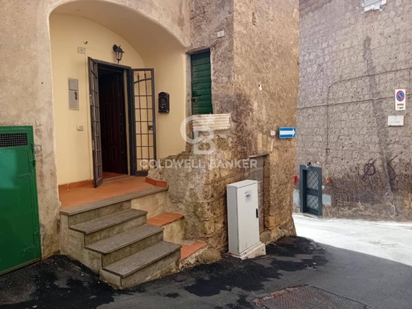 appartamento in vendita a Caprarola