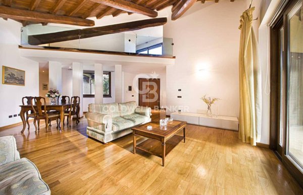 casa indipendente in vendita a Carbognano