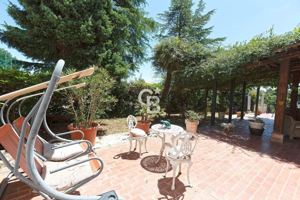 casa indipendente in vendita a Carbognano