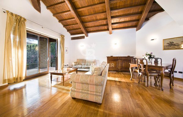 casa indipendente in vendita a Carbognano
