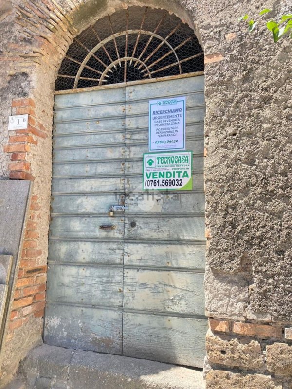 locale di sgombero in vendita a Carbognano