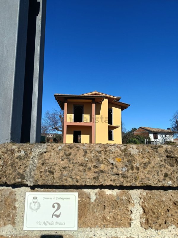 casa indipendente in vendita a Carbognano