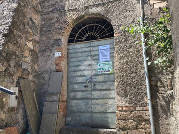 locale di sgombero in vendita a Carbognano