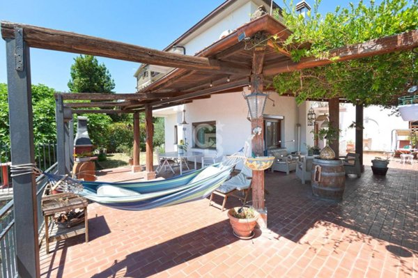 casa indipendente in vendita a Carbognano