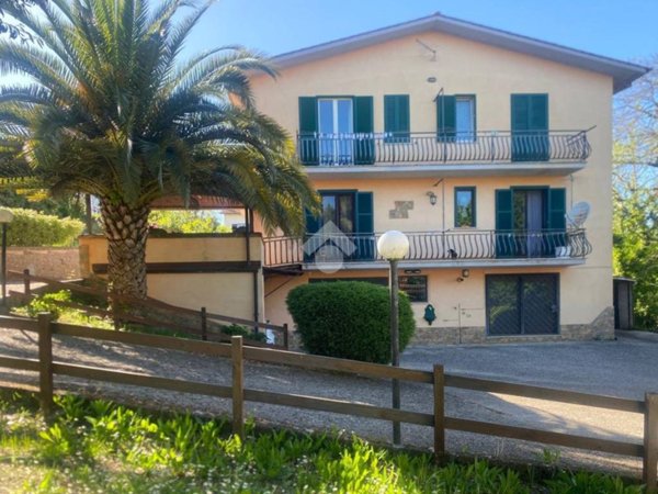 casa indipendente in vendita a Carbognano