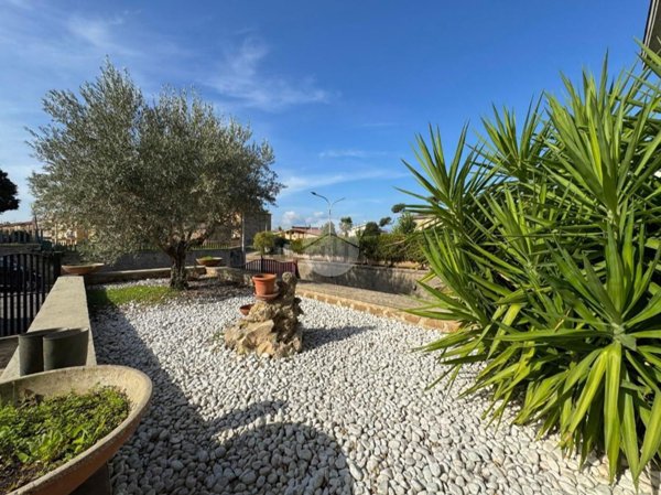 casa indipendente in vendita a Castel Sant'Elia
