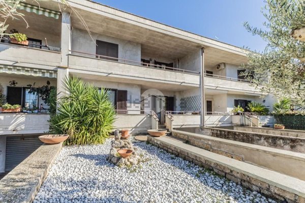 casa indipendente in vendita a Castel Sant'Elia