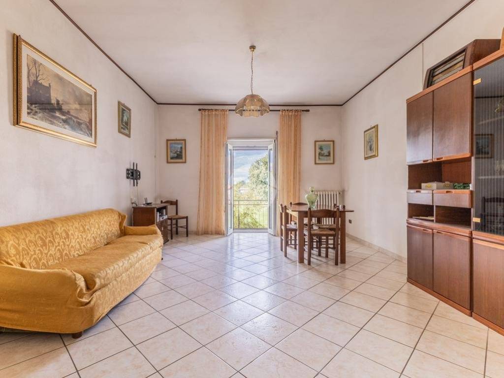 appartamento in vendita a Castel Sant'Elia