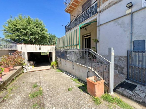 appartamento in vendita a Castel Sant'Elia