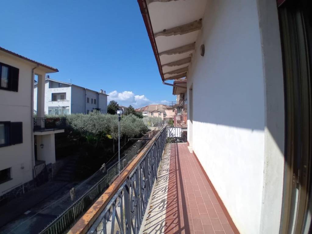 appartamento in vendita a Castel Sant'Elia