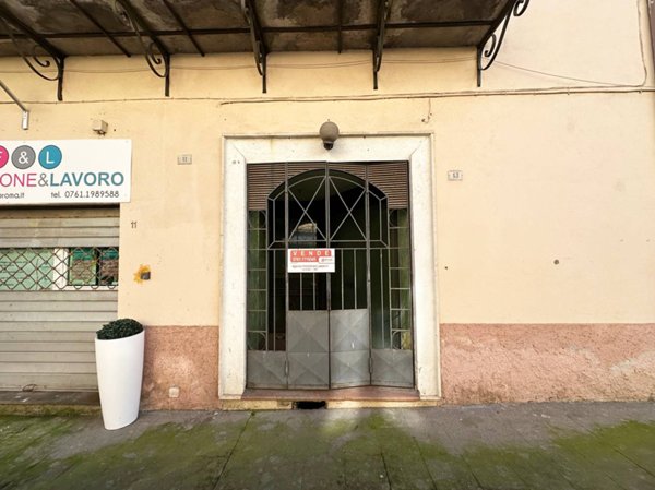 negozio in vendita a Castel Sant'Elia