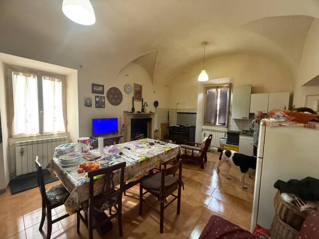 appartamento in vendita a Castel Sant'Elia