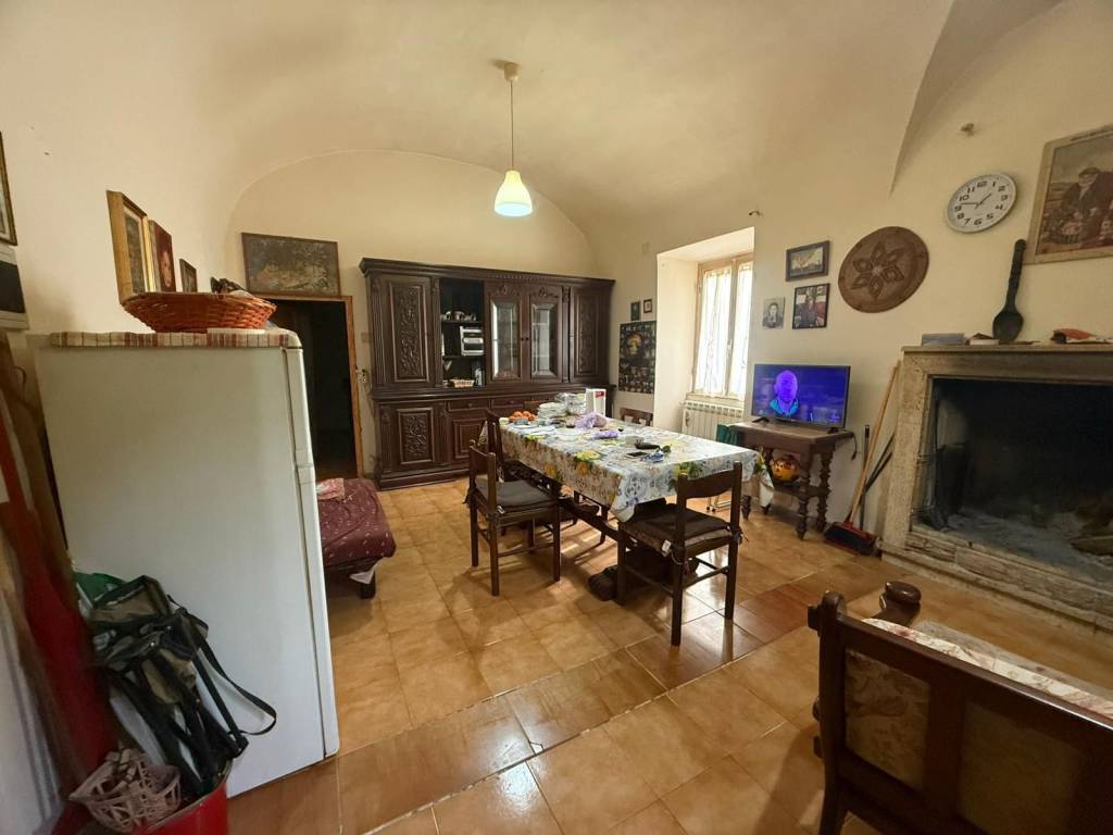 appartamento in vendita a Castel Sant'Elia