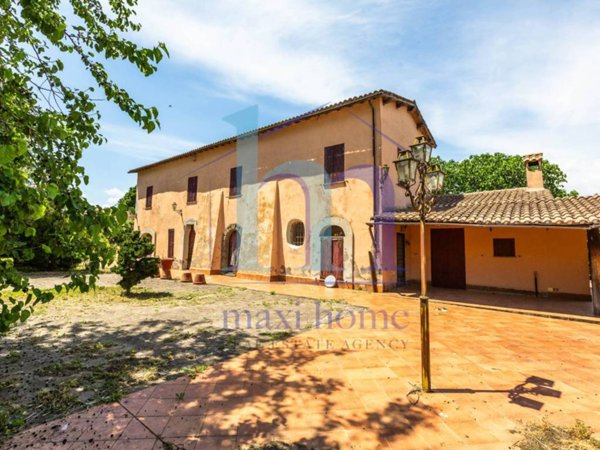 casa indipendente in vendita a Castel Sant'Elia