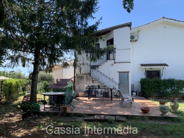 casa indipendente in vendita a Castel Sant'Elia