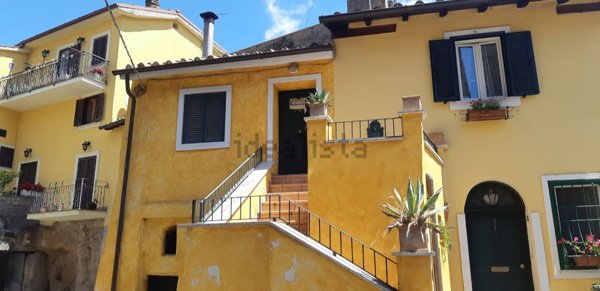 appartamento in vendita a Castel Sant'Elia