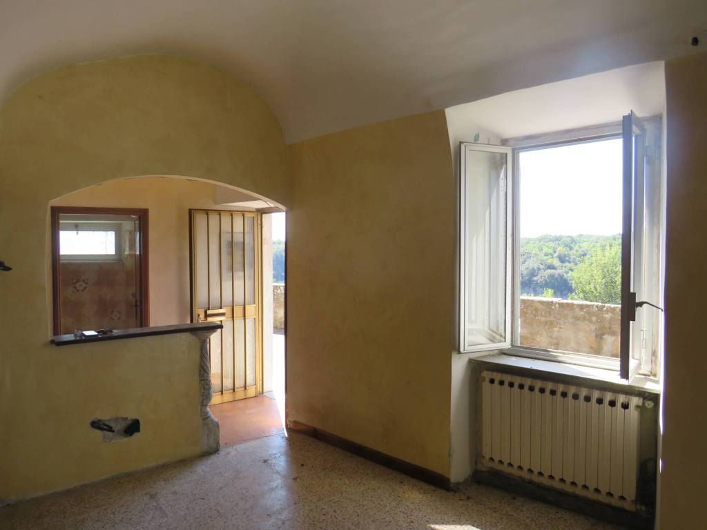 intera palazzina in vendita a Castel Sant'Elia