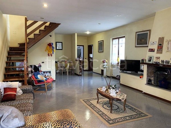 casa indipendente in vendita a Castel Sant'Elia