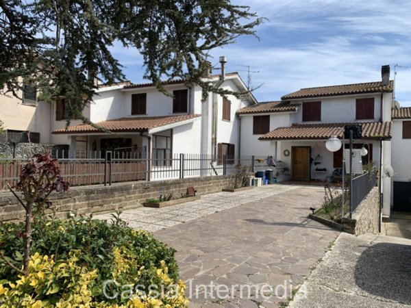 casa indipendente in vendita a Castel Sant'Elia