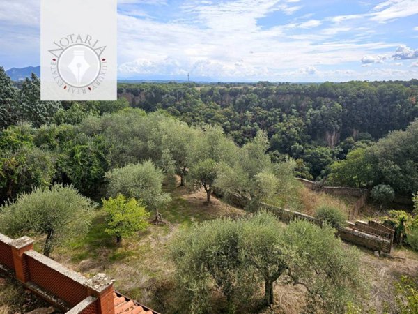 casa indipendente in vendita a Castel Sant'Elia