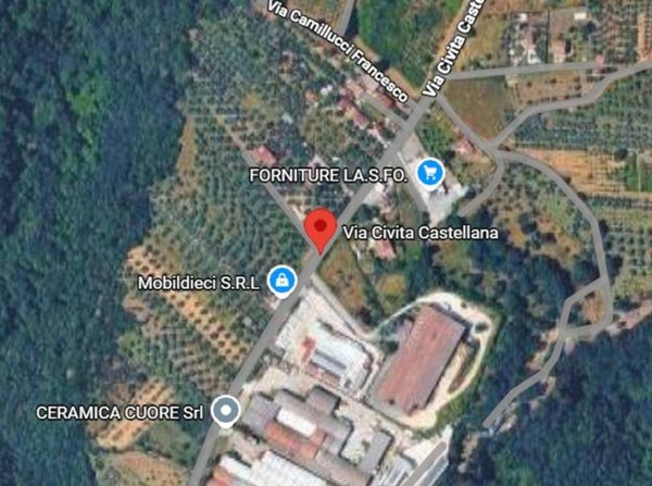 locale commerciale in vendita a Castel Sant'Elia