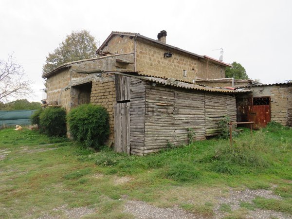 appartamento in vendita a Castel Sant'Elia
