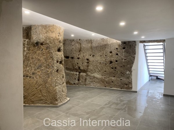 appartamento in vendita a Castel Sant'Elia