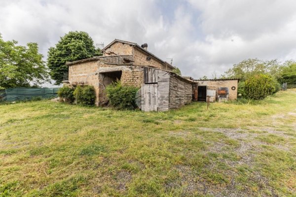 appartamento in vendita a Castel Sant'Elia