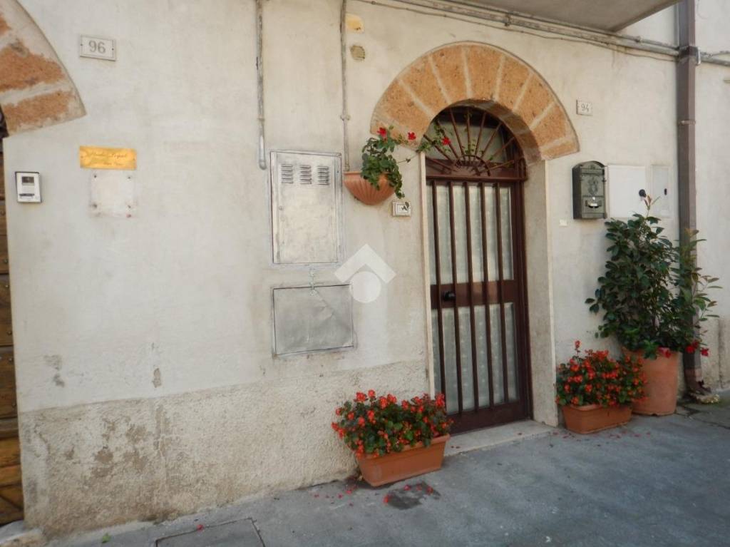 appartamento in vendita a Castel Sant'Elia