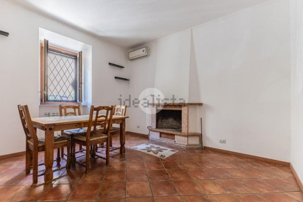 casa semindipendente in vendita a Castel Sant'Elia