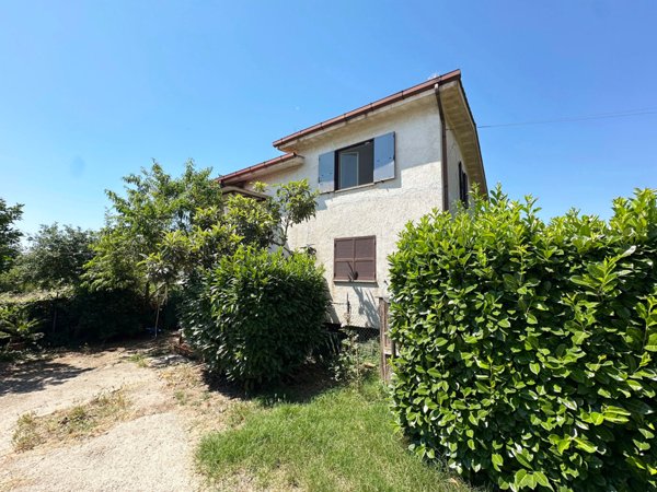 appartamento in vendita a Castel Sant'Elia